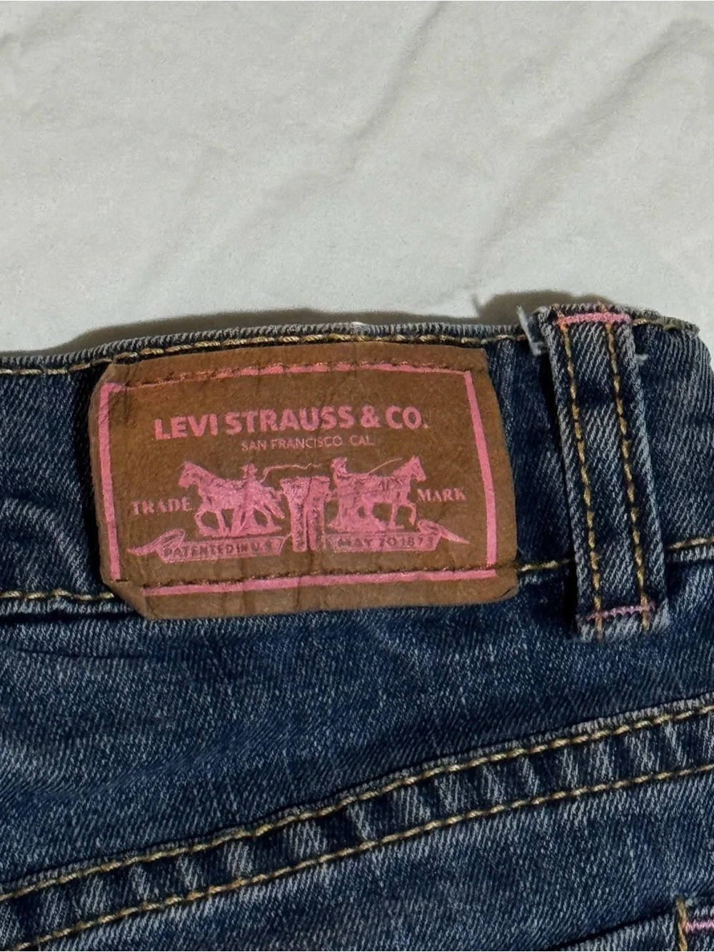 VINTAGE Levi's Girls Denim Knee-Length Shorts Pink Butterfly Embroidered Size 5